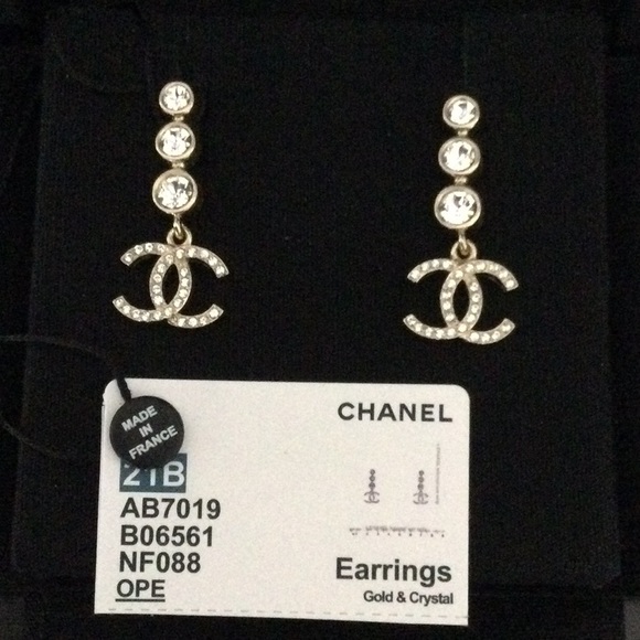 Chanel  NWT 21B Gold Earrings - Picture 1 of 3